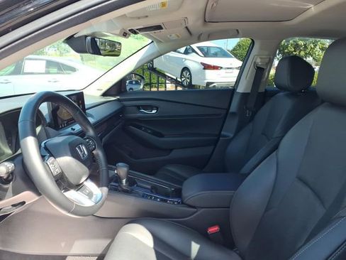 Used 2025 Honda Accord Touring image 5