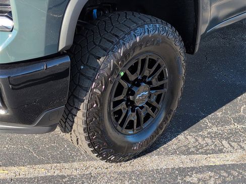 New 2026 Chevrolet Silverado 2500 ZR2 image 11