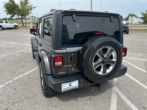 Used 2019 Jeep Wrangler Unlimited Sahara image 23