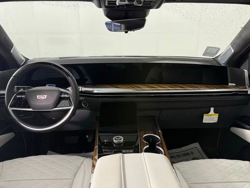 New 2026 Cadillac Escalade Platinum Sport w/ LPO, ONYX Package AWD/4WD image 30