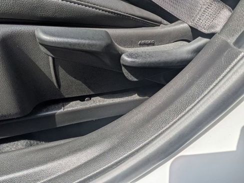 Used 2025 Buick Envista Preferred image 13