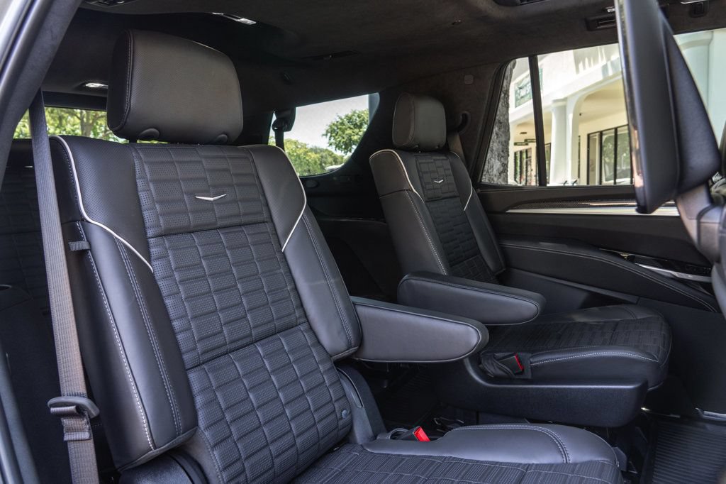 Used 2026 Cadillac Escalade V w/ LPO, ONYX Package AWD/4WD image 23