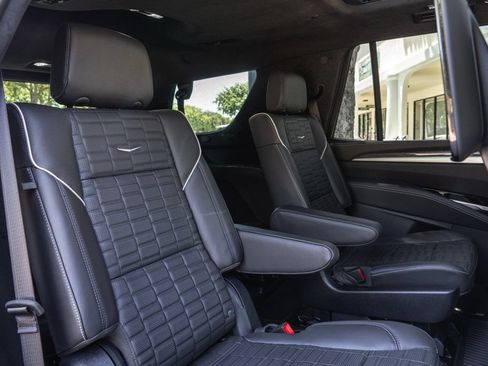 Used 2026 Cadillac Escalade V w/ LPO, ONYX Package AWD/4WD image 23
