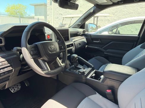 Used 2026 Toyota Tacoma TRD Sport w/ TRD Sport Upgrade Package AWD/4WD image 5