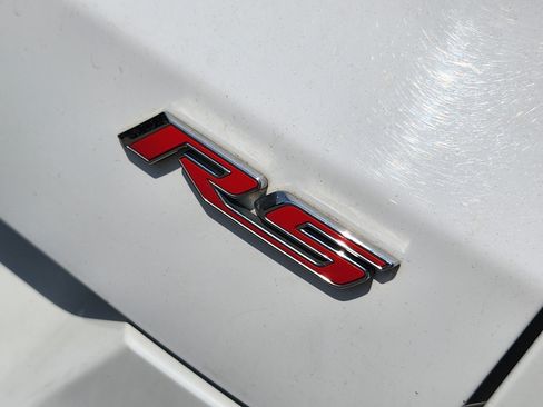 Used 2022 Chevrolet TrailBlazer RS w/ Technology Package AWD/4WD image 9