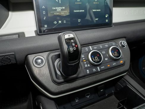 Used 2020 Land Rover Defender 110 SE image 20