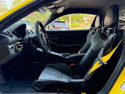 Used 2025 Porsche 718 Cayman GT4 RS w/ Weissach Package RWD image 25