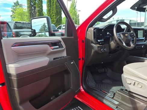 Used 2024 Chevrolet Silverado 3500 LTZ w/ LTZ Convenience Package AWD/4WD image 20