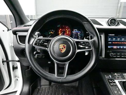 Certified 2018 Porsche Macan GTS AWD/4WD image 8