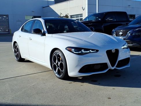 New 2025 Alfa Romeo Giulia RWD w/ Driving Assist Package image 4