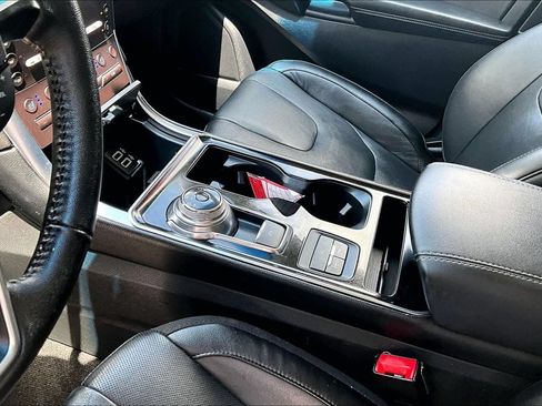 Used 2019 Ford Edge Titanium w/ Equipment Group 301A AWD/4WD image 18