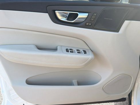 Used 2025 Volvo XC60 B5 Ultra w/ Climate Package image 22