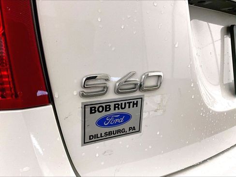 Used 2017 Volvo S60 T5 Inscription image 13