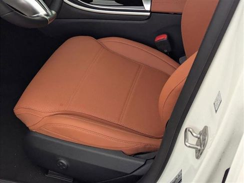 Used 2025 Mercedes-Benz C 300 C 300 image 4