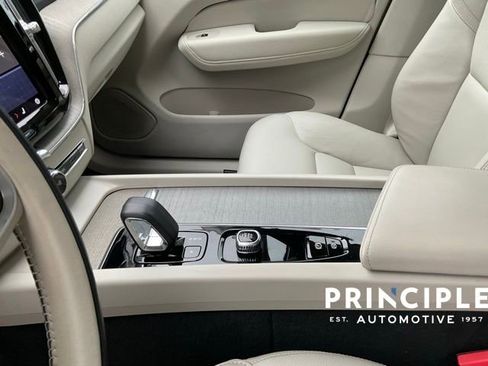 Certified 2023 Volvo XC60 B5 Plus w/ Protection Package Premier AWD/4WD image 16