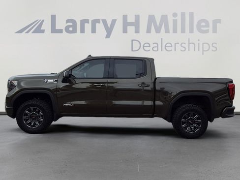 Used 2024 GMC Sierra 1500 AT4 image 2