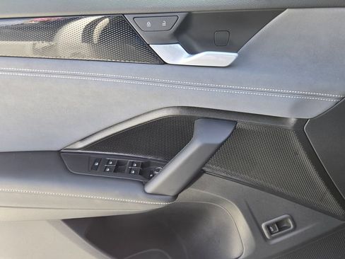 Certified 2026 Volkswagen Tiguan SE w/ Panoramic Sunroof Package FWD image 27