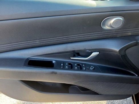Used 2022 Hyundai Elantra SEL w/ Convenience Package FWD image 21