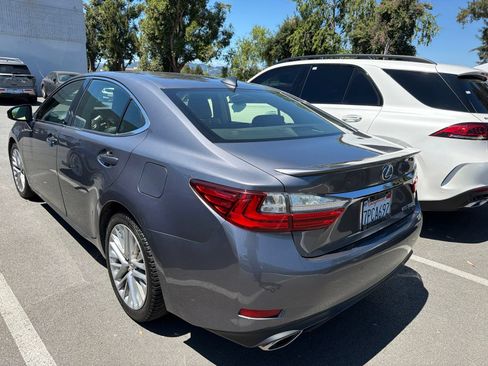 Used 2016 Lexus ES 350 w/ Luxury Package w/Wood Trim FWD image 3