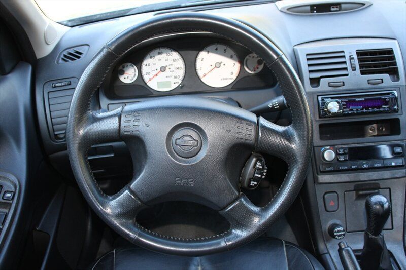 Used 2000 Nissan Maxima SE FWD image 16