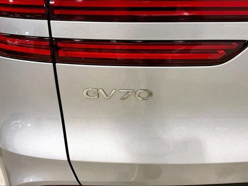 Used 2024 Genesis GV70 2.5T w/ Advanced Package AWD/4WD image 24