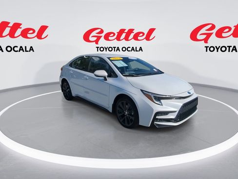 Used 2024 Toyota Corolla SE image 2