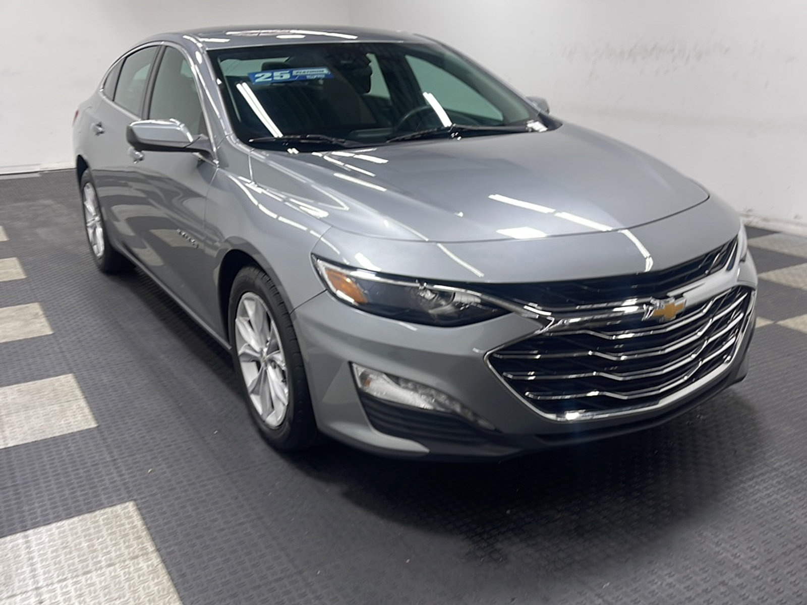 Used 2025 Chevrolet Malibu LT FWD image 22