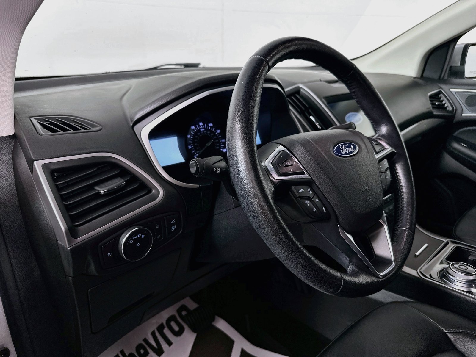 Used 2019 Ford Edge SEL w/ Equipment Group 201A AWD/4WD image 9