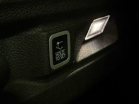 Used 2023 Jeep Grand Cherokee L Limited AWD/4WD image 33