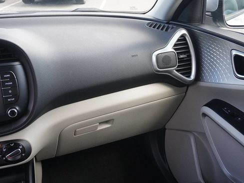 Used 2020 Kia Soul LX FWD image 23