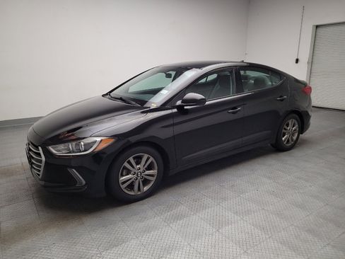 Used 2017 Hyundai Elantra SE w/ SE A/T Tech Package 03 FWD image 2