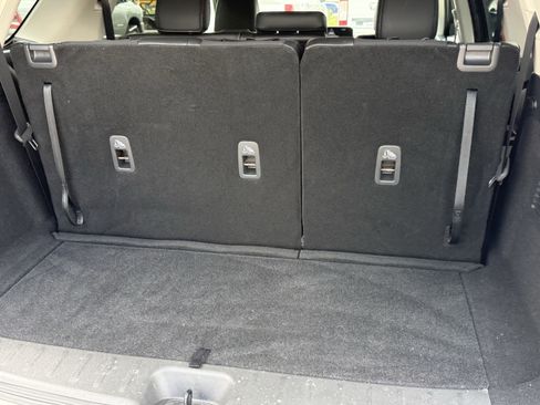 Used 2024 Nissan Pathfinder SL image 28