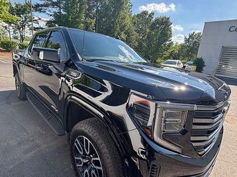 Used 2025 GMC Sierra 1500 AT4 w/ AT4 Premium Package AWD/4WD image 5