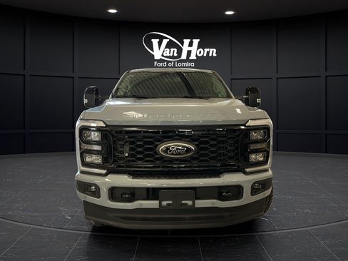 New 2026 Ford F250 Lariat w/ Black Appearance Package AWD/4WD image 2