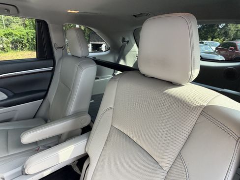Used 2016 Toyota Highlander Limited Platinum AWD/4WD image 33