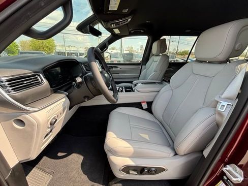New 2026 Jeep Grand Wagoneer 4WD image 14