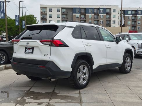 Used 2025 Toyota RAV4 XLE AWD/4WD image 3