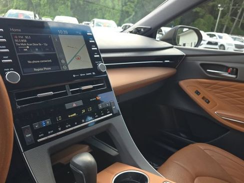 Used 2019 Toyota Avalon Limited w/ All Weather Liner Package FWD image 26