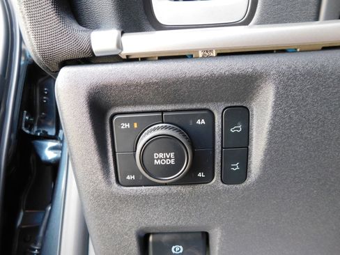 New 2025 Ford Expedition Active image 16