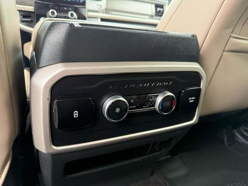 Used 2023 Ford Expedition XLT AWD/4WD image 15