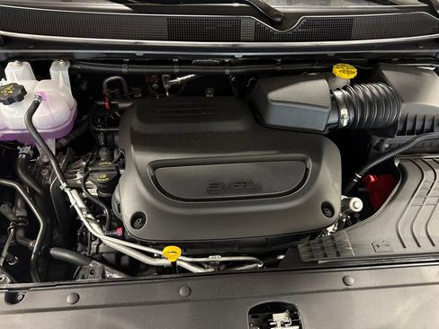 New 2026 Chrysler Pacifica Limited image 23