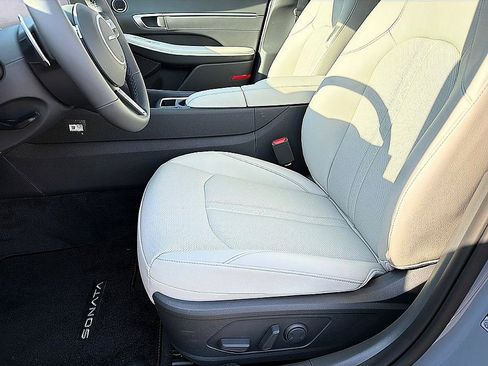 New 2026 Hyundai Sonata Limited FWD image 8