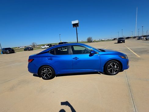 Used 2024 Nissan Sentra SV image 6