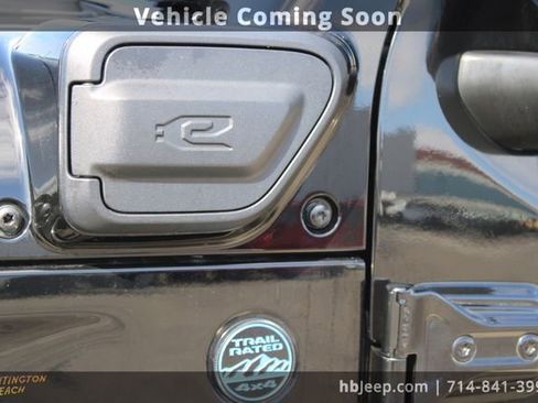 Used 2021 Jeep Wrangler Unlimited Sahara image 8