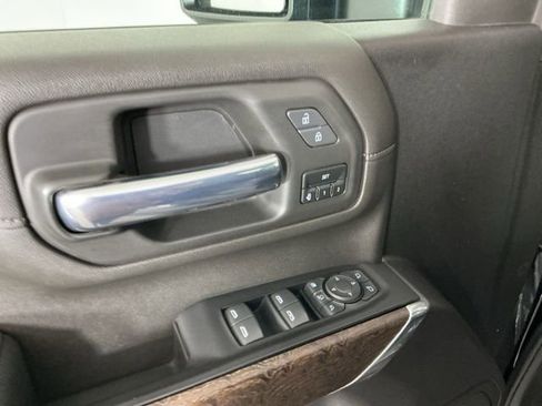 Used 2022 GMC Sierra 2500 Denali w/ Denali Black Diamond Edition image 17
