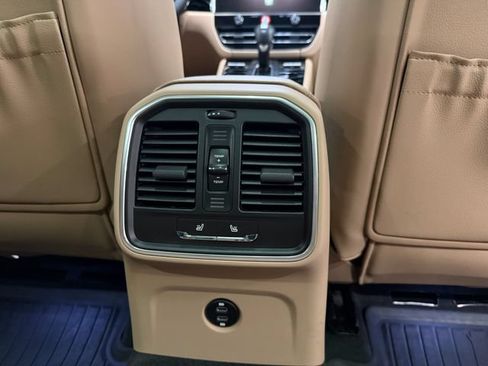 Certified 2026 Porsche Macan AWD/4WD image 34