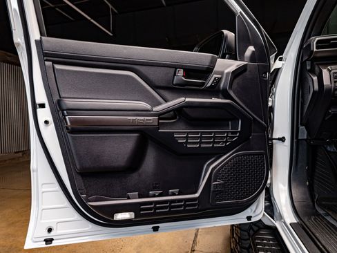 Used 2025 Toyota 4Runner TRD Off-Road image 30