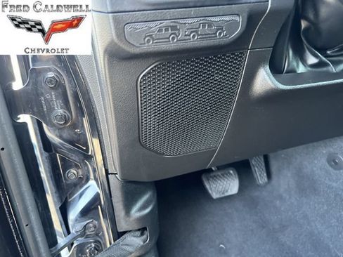 Used 2024 Jeep Wrangler Unlimited Sahara w/ Technology Group AWD/4WD image 29