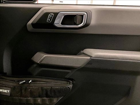 Used 2021 Ford Bronco Black Diamond image 23