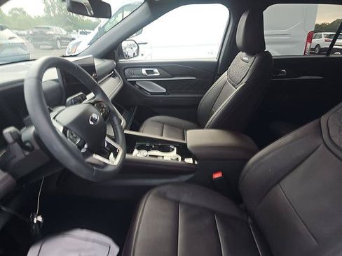 Used 2026 Ford Explorer Platinum w/ LUX Leather Package AWD/4WD image 9